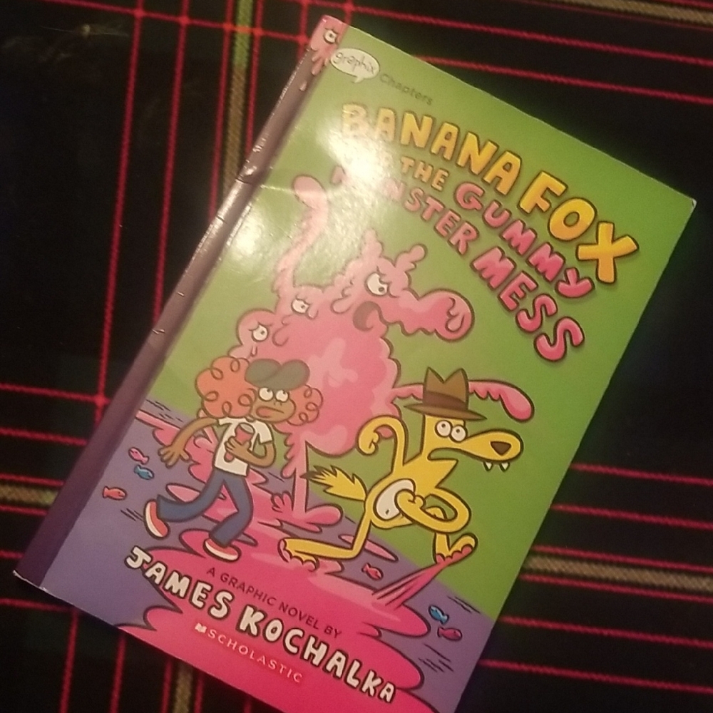 Scholastic Banana Fox Graphic Novel - Vibrant Colors